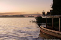 Entardecer no rio Tocantins em Carolina, o início do pôr do sol.