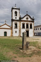 Capela de Santa Rita (1722) e Museu de Arte Sacra de Paraty.