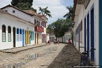 Colonial center in Paraty with cobbled streets and 17th and 18th century buildings.