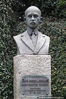 Santos Dumont (1873-1932), aeronauta, deportista e inventor brasileo, busto en Petrpolis.