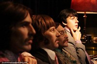 Los Beatles con Paul McCartney a la luz en el Museo de Cera de Petrpolis.
