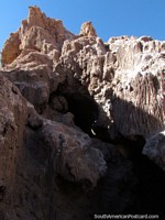 Texturas y formaciones creadas por la sal en las cuevas en el Valle de la Luna, San Pedro de Atacama. Chile, Sudamerica.