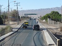 El camino hacia Antofagasta de Calama. Chile, Sudamerica.