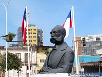 Chile Photo - Bust of an important man near the Gobernacion Maritima de Iquique.