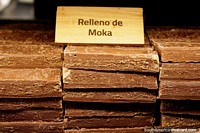 Uma pilha de Moka encheu chocolates feitos em Cafe da P em Pucon. Chile, América do Sul.
