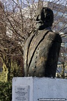 El capitán Buenaventura Martínez Díaz trajo a los primeros colonos a Puerto Montt y fue cofundador, busto. Chile, Sudamerica.