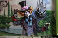 Versin ms grande de Willy Wonka y su gato, un sorprendente mural cermico en Guatap.