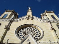 Larger version of Cristo Rey church in Pasto, front facade.