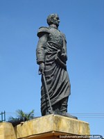 Estátua de Manuel Guillermo Mora J, antigo prefeito de Cucuta. Colômbia, América do Sul.