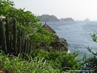 Versión más grande de Vistas asombrosas del mar y costa entre Taganga y Playa Grande.