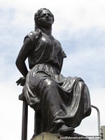 Versión más grande de Estatua de Policarpa Salavarrieta Rios en Bogotá, (1795-1817), conocido como La Pola, ejecutado para espionaje.