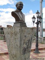 Busto do doutor Hildebrando Giraldo Parra em Guatape. Colômbia, América do Sul.