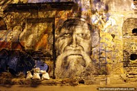 Anciano con barba, fantástico mural en una pared de piedra en Cartagena. Colombia, Sudamerica.
