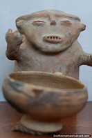 Figura de cerámica en el Museo Indígena en Guatavita. Colombia, Sudamerica.