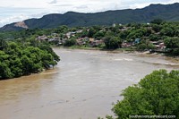 Río Magdalena, fantástica vista desde el antiguo puente ferroviario en Girardot. Colombia, Sudamerica.