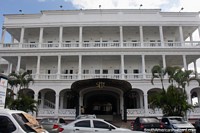 Versión más grande de Hotel Tequendama Inn Estación, uno de los hoteles de lujo para gente de negocios en Buenaventura.