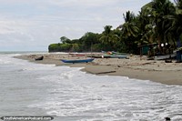 A praia de Juanchaco 1 hora ao norte de Buenaventura pode desertar-se bastante. Colômbia, América do Sul.