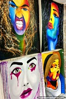 Impressões impressionantes de venda em galeria de arte de Graffilandia em Comuna 13 em Medellïn. Colômbia, América do Sul.