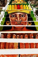 Hombre indígena pintado en las escaleras que conducen a un cerro en Sogamoso, artista Edgar Díaz. Colombia, Sudamerica.