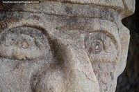 Versión más grande de Segundo sitio de estatuas de piedra cerca de San Agustín en Isnos llamado Alto de los Idolos.