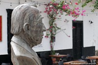 Jorge Robledo Ortiz (1917-1990), poet and journalist, bust in Santa Fe where he was born. Colombia, South America.