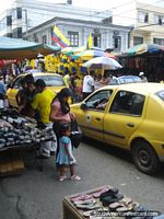 Mercados de Machala perto da praça pública. Equador, América do Sul.
