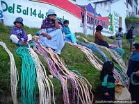Cuerda para venta en los mercados de Otavalo. Ecuador, Sudamerica.