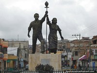 El monumento para la gente de Tulcan que luchó por la democracia. Ecuador, Sudamerica.