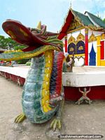 Versão maior do Dragão asiático em Parque Recreativo de Jipiro em Loja.