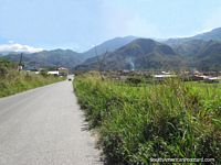 Larger version of The road down to Vilcabamba on the right.