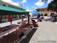 Versión más grande de Feria de Pacha en Vilcabamba, el segundo y cuarto Domingo cada mes.