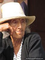 Uma velha mulher em Vilcabamba. Equador, América do Sul.