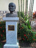 Father Juan de Velasco (1727-1792), born in Riobamba, bronze head in Guayaquil. Ecuador, South America.