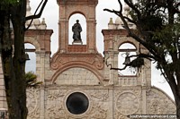 A catedral feita de pedras reforma-se do terremoto de 1797 em Riobamba. Equador, América do Sul.