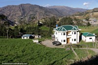 Nice house with great views between Zhud and Tambo.