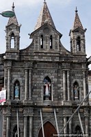 Capela episcopal construiu-se antes da catedral e está diretamente junto dela em Ibarra. Equador, América do Sul.