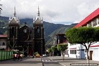 Igreja em Banos - Santuario Nuestra Senora do Rosario de Agua Santa. Equador, América do Sul.