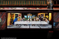 Famosas estrellas de rock se reúnen para un banquete en un escenario de última cena, tienda en Banos. Ecuador, Sudamerica.