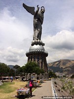 The Woman of the Apocalypse, inaugurated on the 28th March 1975, she towers over Quito.