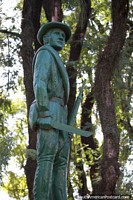 Larger version of Veteran Captain Jose Rolando Brizuela, defender of the Chaco (1932-35), statue in Villarrica.