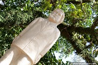 Gral. Bernardino Caballero (1839-1912), el co-fundador de San Bernardino, estatua en la plaza. Paraguay, Sudamerica.
