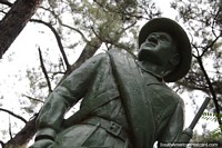 Larger version of Captain Jose Rolando Brizuela, statue in Villarrica, at Plaza de los Heroes.