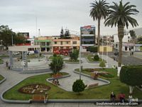 La plaza en Camana, la imagen 2. Perú, Sudamerica.