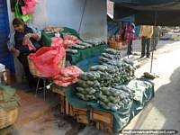 Versão maior do O abacate é uma grande colheita em Moquegua.