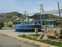 Versión más grande de Fuente del delfín en un lugar llamado Acapulco al sur de Zorritos.