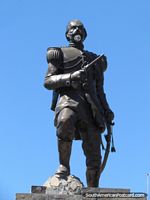 O herói militar Francisco Bolognesi Cervantes (1816-1880), monumento em Cajamarca. Peru, América do Sul.