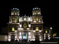 Igreja São Francisco em Cajamarca a noite. Peru, América do Sul.