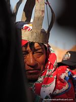 Olhos como fendas, ïndio em Feira Patronal em Huamachuco. Peru, América do Sul.