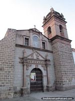 Iglesia de San Francisco de Asís (1552) en Ayacucho. Perú, Sudamerica.