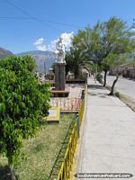 Monumento a escritor y el periodista Jose Carlos Mariategui (1894-1930) en parque Abancay. Perú, Sudamerica.